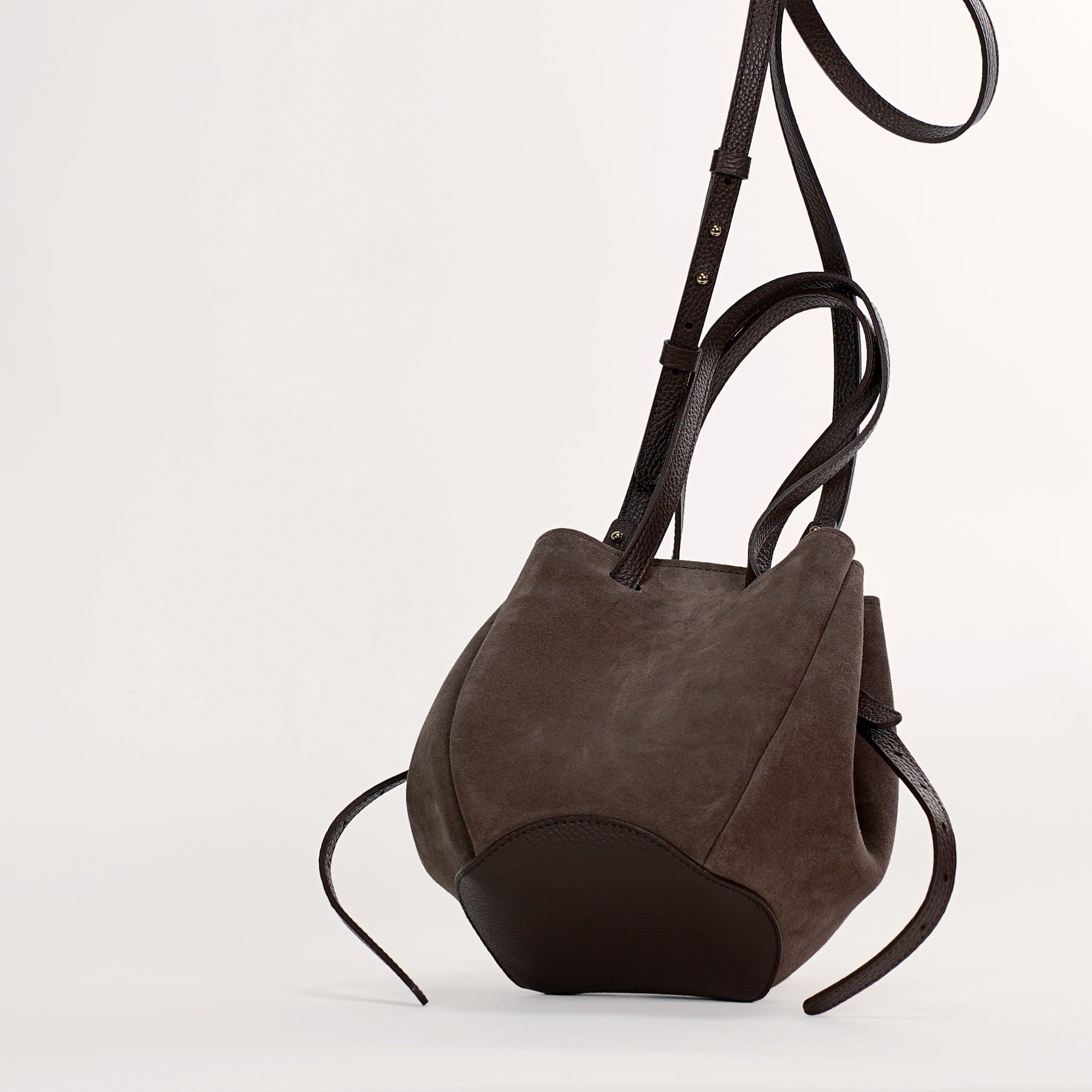 Geanta Mini Pétale, Piele Intoarsa, Culoare Chocolat, cu Accesorii